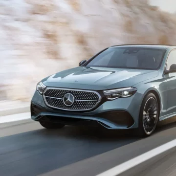 Unveiling the MBUX Superscreen in the new E-Class