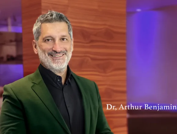 DR. Arthur BENJAMIN .32 Dr. Arthur Benjamin: A Visionary Leader in Modern Ophthalmology