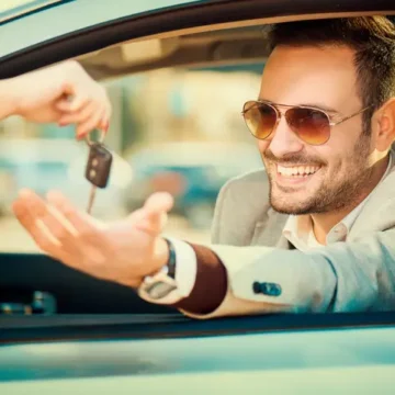 3 Things to Know About Selling Luxury Vehicles After Auto Sales College
